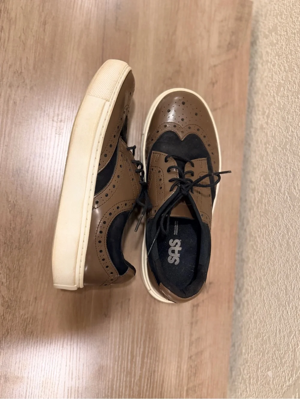 SAS Oxland - Women's Bkack Pecan Casual Shoe with Wide Toe Box Size 8M